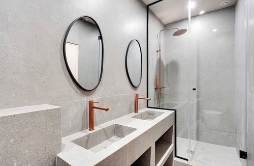 Gare Apartment | Spacious Apartment - 2BR/10P - Place d'Italie
