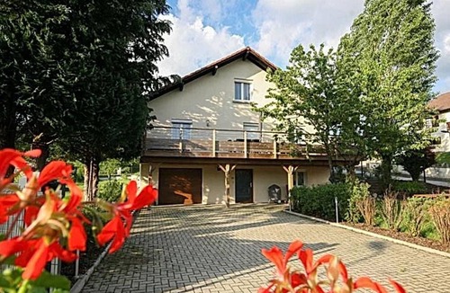 Ramonchamp Cottage | Spacious chalet with sauna, spa, and foosball, near ski resorts