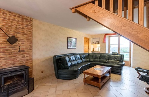Dampierre-sur-Linotte Cottage | Spacious house near Vesoul with fireplace, ideal for families