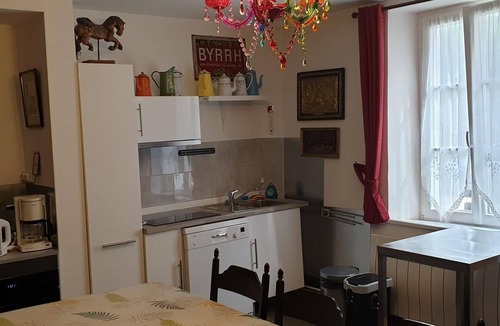 Mersuay Cottage | Spacious historic house for 12, near nature
