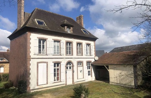 Les Aspres House | Spacious house, sleeps 16, garden