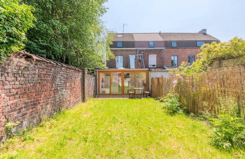 Mouvaux House | Spacious house with 4 bedrooms & garden, near tram