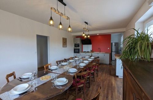 Montbron Cottage | Spacious house with private pool, air conditioning, Wi-Fi, pets allowed and parking