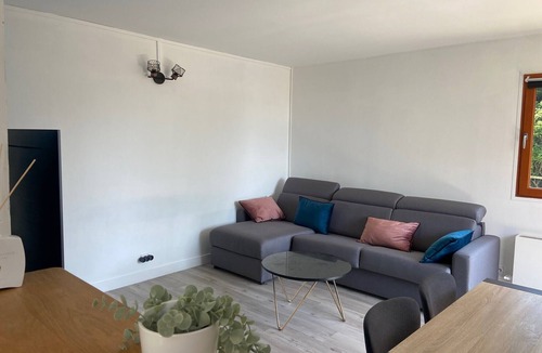 Touques Apartment | Spacious T3 with balcony - close to town center