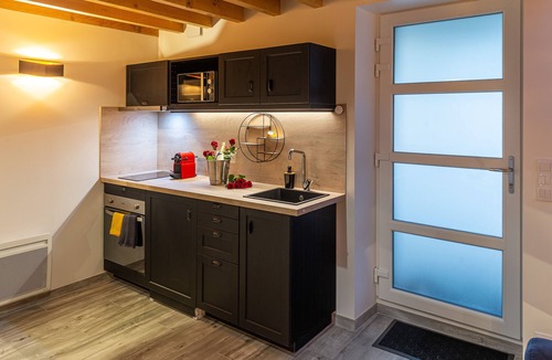 Pezarches House | SPAtio Suite - Private Jacuzzi - 20min Disneyland PARIS