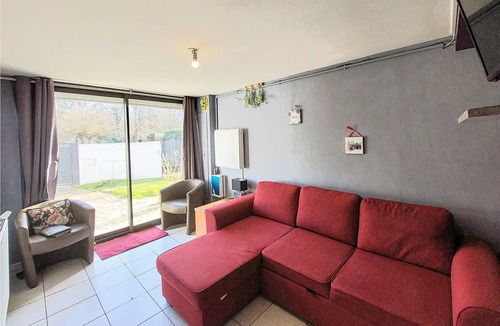 Cesson House | Spend an unforgettable vacation in this inviting cottage surrounded by beautiful nature.