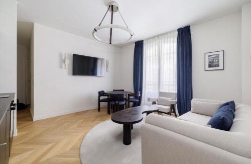 Champs-Elysees Apartment | Splendid apartment with AC in Champs Élysées for 4PAX