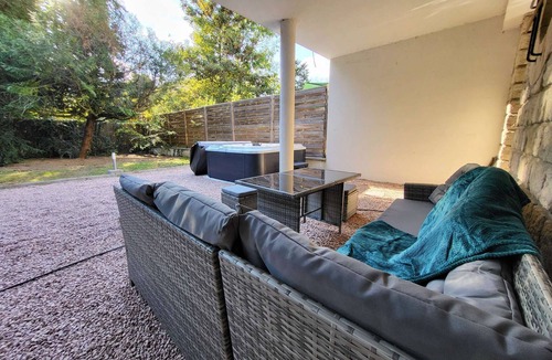 Verrieres-le-Buisson Villa | Splendid Villa: Spa & Billiards & Air Hockey access to RER 35 min from Paris