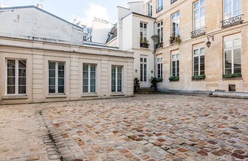 3rd Arrondissement Apartment | Square du Temple Comfort, by Veeve