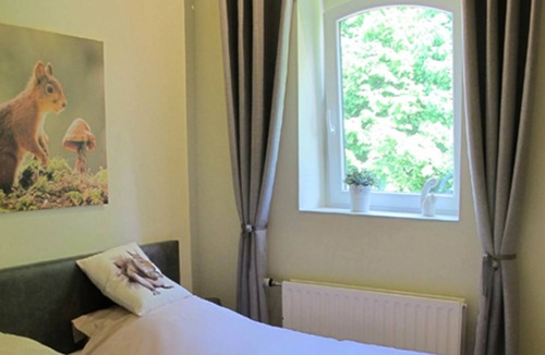 Berthen House | Squirrel Room