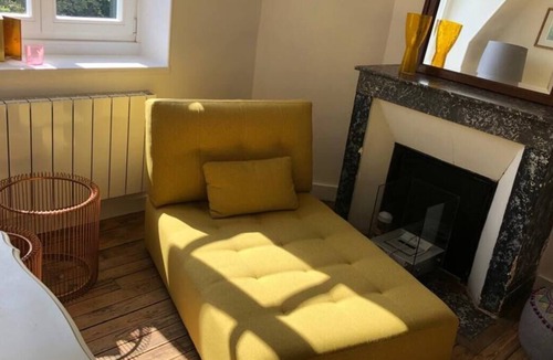 Saint-Jean-aux-Bois Apartment | Stay in a chateau! 4 bedroom apartment with private pool near Paris!