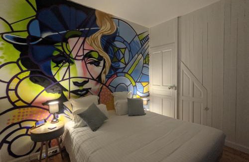 Saint-Quentin Apartment | Street app'Art