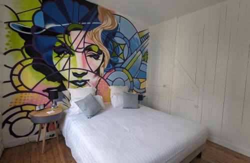 Saint-Quentin Apartment | Street app'Art