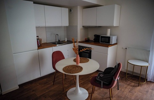 Le Perreux-sur-Marne Apartment | Studio 10’ de Paris & 30’ de Disneyland