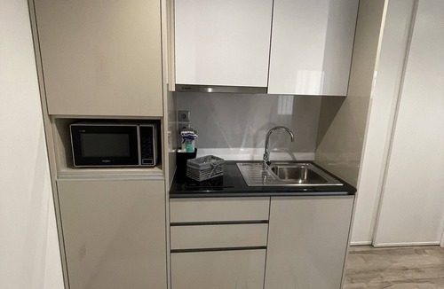 Le Pin House | STUDIO 12 - Quiet ground floor, sleeps 1 to 2