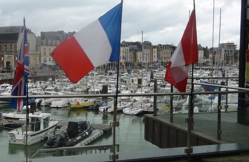 Dieppe Apartment | Studio 27m² for 2 with WIFI + garden + barbecue + shed for storing bicycles