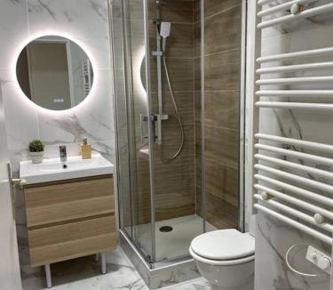 Cergy Apartment | Studio 30m2 - Au pied de la Gare - PARKING