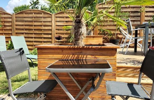 Lacroix-Saint-Ouen Bed & Breakfast | Studio - Au fond de la cour