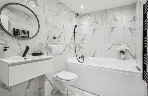 Dammarie Les Lys Apartment | Studio avec jacuzzi & vue sur le parc Soubiran