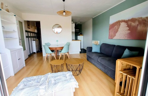 Camiers Apartment | Studio cabin, sleeps 4, on the Sainte Cécile esplanade