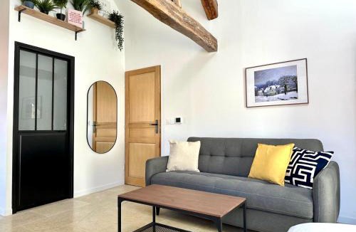 Marly-le-Roi Apartment | Studio Charme et confort 30m2, près de versailles