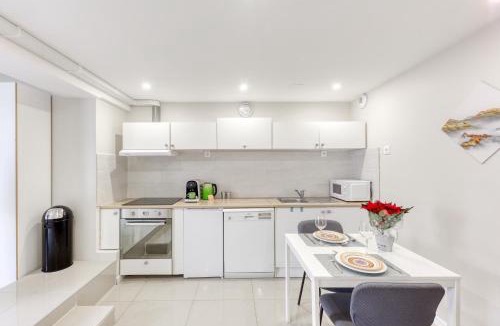 Les Stades Apartment | Studio cosy - 35m2 - Paris -Disneyland - Rer A