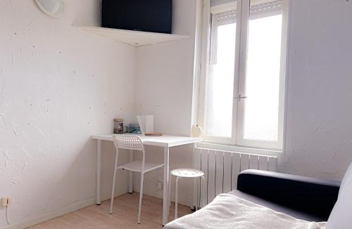 Valenciennes Apartment | Studio cosy