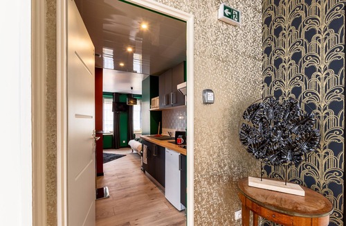Saint-Quentin Apartment | Studio-Deluxe-Ensuite with Bath