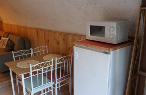 Saint-Laurent-la-Roche Apartment | Studio des mésanges