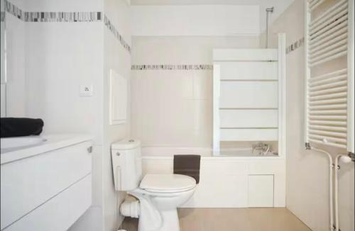 Bussy-Saint-Georges Apartment | Studio Disney Cosy - Terrasse - 4 Pax
