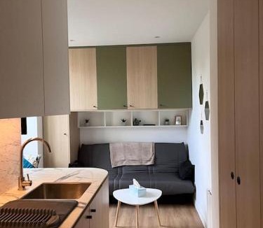 Melun Apartment | Studio Melun Peaceful Area 5 min to Train Station