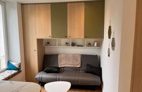 Melun Apartment | Studio Melun Peaceful Area 5 min to Train Station