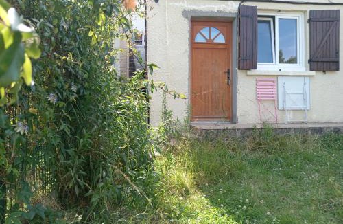 Sainte-Anne - Faubourg Noyon Apartment | Studio neuf avec jardin partagé