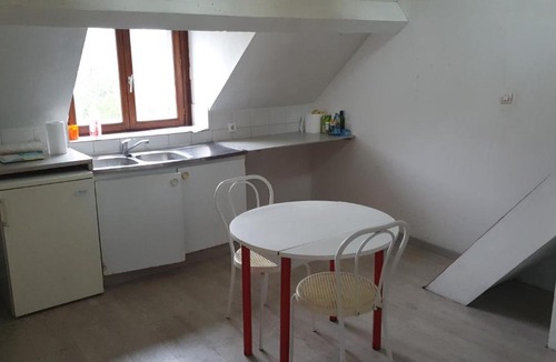 Charleville-Mezieres Apartment | Studio petit pont