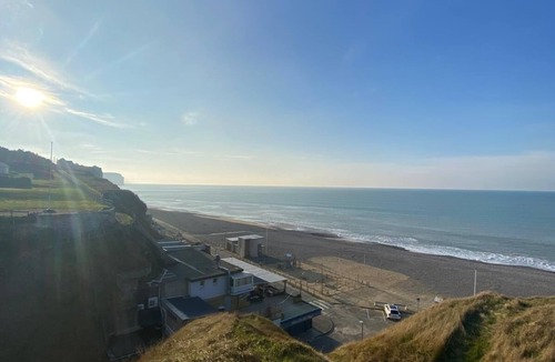 Mesnil-Val-Plage Apartment | Studio Symphonie des Mers (5min walk from the sea)
