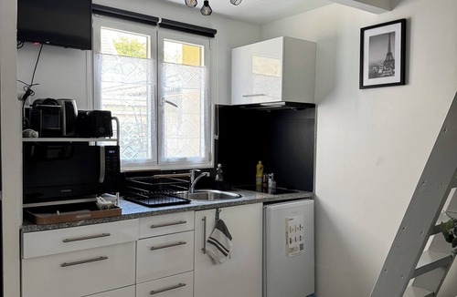 Bessancourt Apartment | Studio with mezzanine, fast Wi-Fi, 5 min from train station, 30 min from Paris