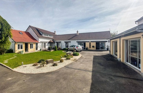 Amblainville Apartment | Stunning apartment in Amblainville