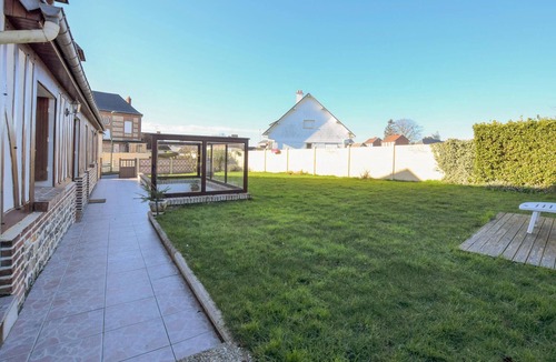 Criquetot-lʼEsneval House | Stunning home in Criquetot-l'Esneval
