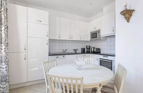 Notre-Dame Apartment | Stylish and comfortable apartment with a terrace, close to the Palace