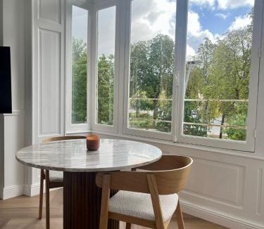 Charleville-Mezieres Apartment | Suite Arche - Maison les Arcades au pied de la Gare de Charleville-Mézières
