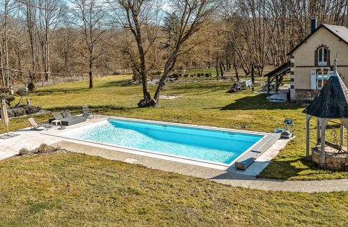 Gien House | Suite Frênes avec piscine