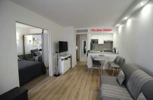 Faubourg de l'Arche Apartment | Suite Prestige Paris-La Défense Balcony-Terrace