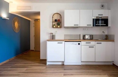 Vanves Apartment | Suite Raphaël #4- Rooftop & Air Conditioning