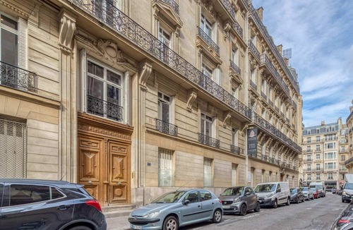 Champs-Elysees Apartment | Sweett | Cerisoles A