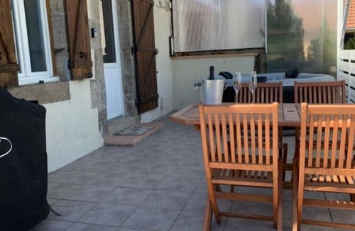 Trois-Fonds House | Swift Gites Creuse Two-bedroom house sleeps 5