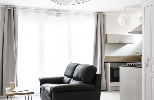 La Demi - Lune Apartment | T2 Meublé Avec Parking Tout Compris Coeur Tassin