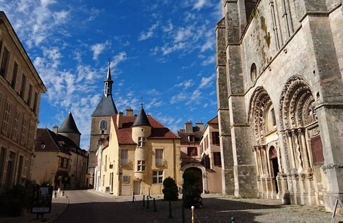 Avallon Apartment | Terre de Bourgogne - Appartement en Plein Cœur D'avallon