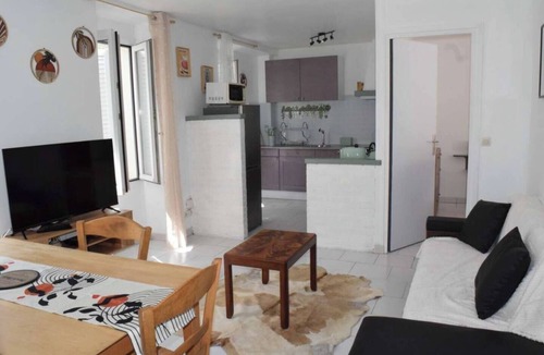 Forges Apartment | The Bangor Coon Apartment Liouba