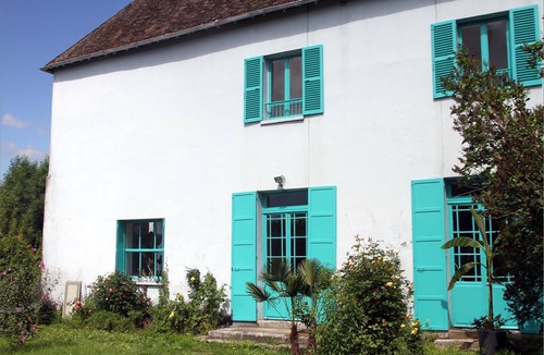 Giverny House | The Blue House of Claude Monet in Giverny, charming house