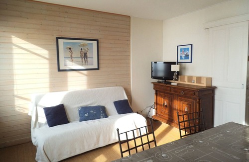 Mers-les-Bains Apartment | THE BOAT Bright apartment facing the sea and the beach